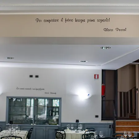 Hotel Novara 3*