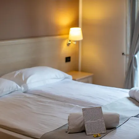 Hotel Novara 3*