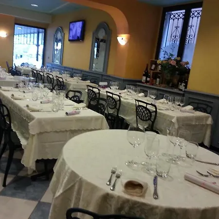 Novara מלון 3*
